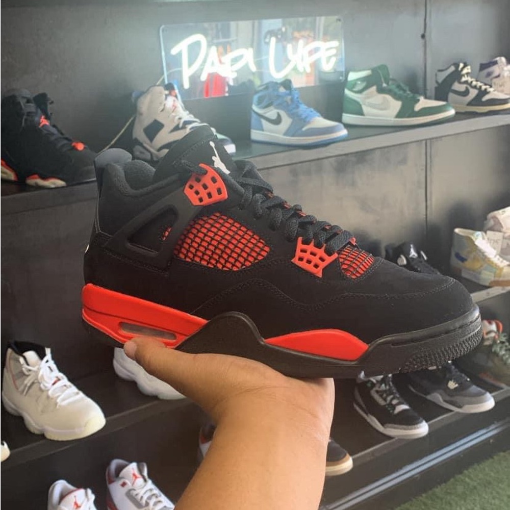 Jordan 4 Retro Black/Red Sneakers